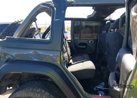 2020 Jeep Wrangler Unlimited Willys 4X4 z USA, uszkodzony, nr VIN 1C4HJXDG6LW201161